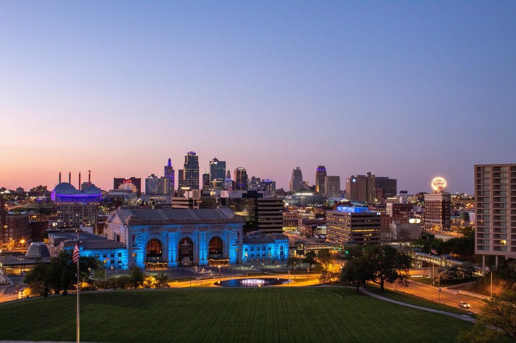 Trueparkings: Kansas City International Airport (KCI/MCI) | The Ultimate Guide to Stress-Free Travel: Parking, Dining, Transport & Amenities