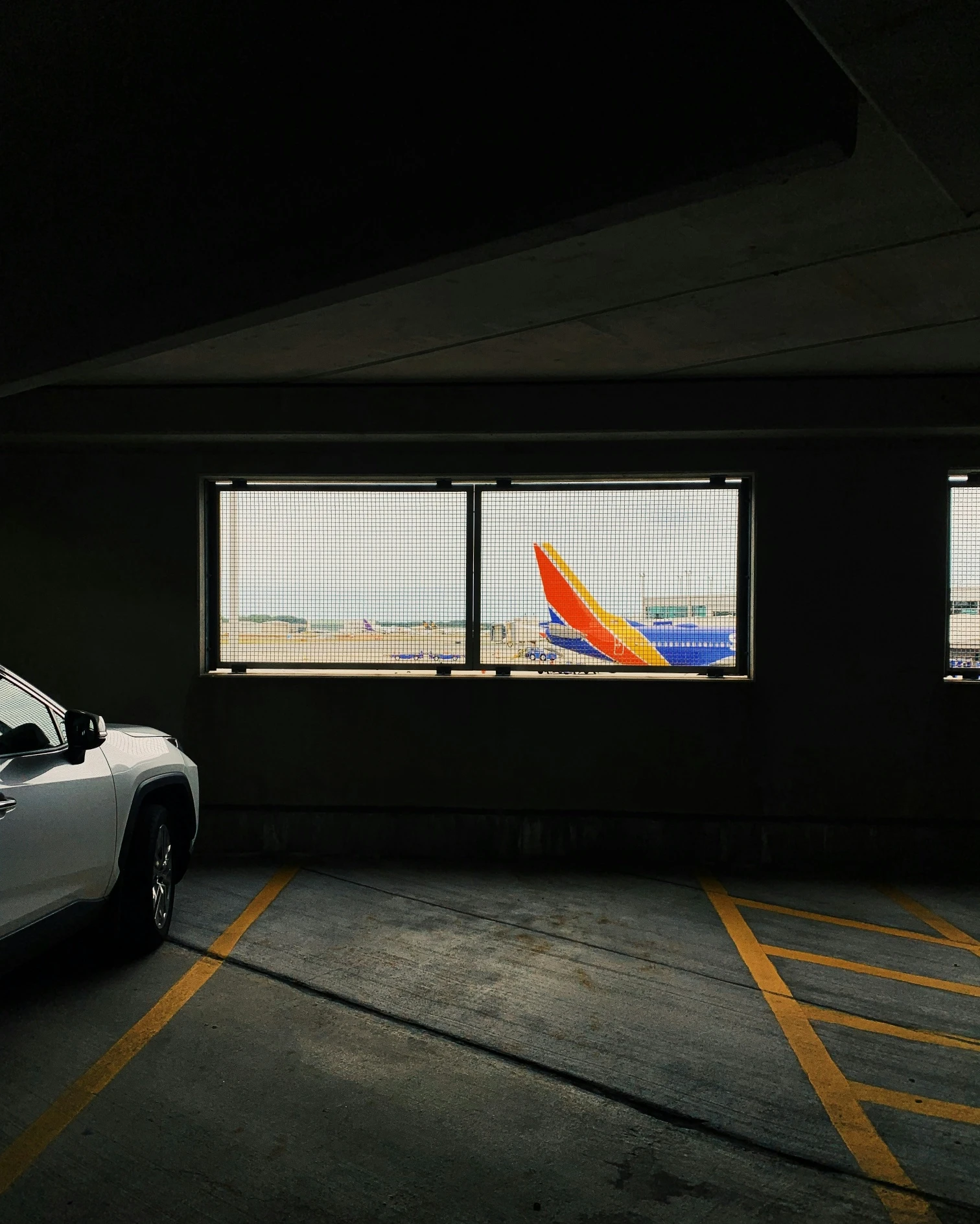 raul-de-los-santos-syzjbpjKEFc-unsplash (1) Trueparkings: Kansas City International Airport (KCI/MCI)|KCI Airport Parking Advantages Over Other Off-Airport Parking Providers