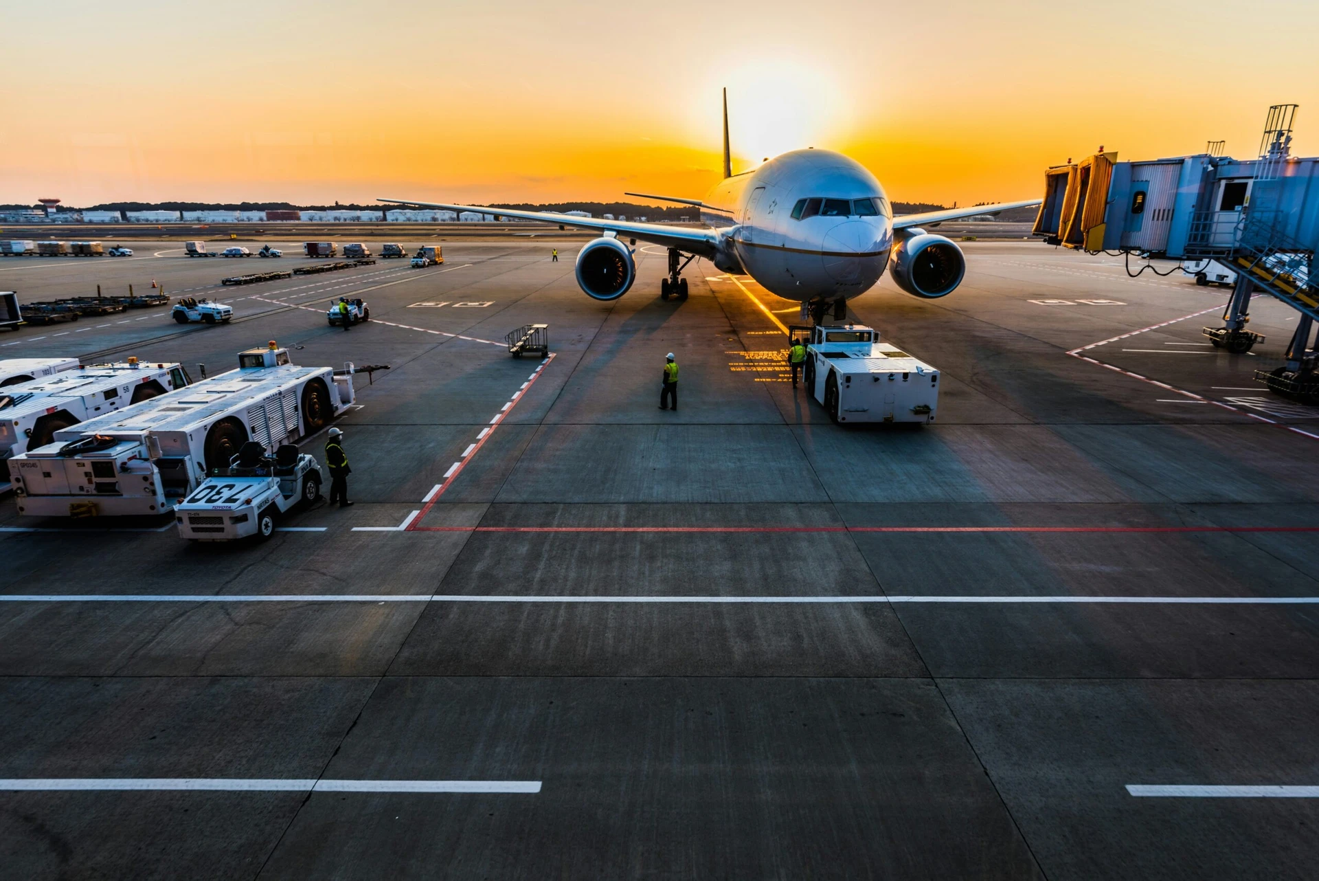 rocker-sta-RSYBi_1fhfM-unsplash (1) (1) Trueparkings: Kansas City International Airport (KCI/MCI)|KCI Airport Parking Advantages Over Other Off-Airport Parking Providers